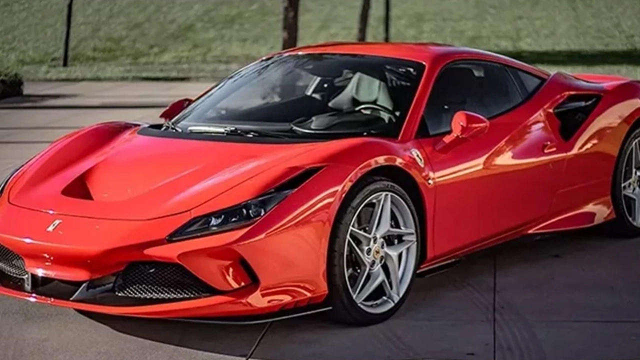 Yüzlerce kaçak Ferrari ve Mercedes'in satışına yasak geldi: Listede AKP’li milletvekilinin kızı da var