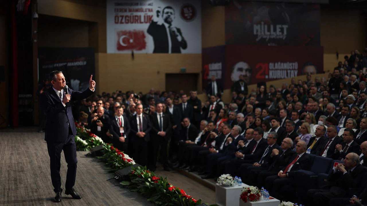 CHP PM ve YDK üyeleri belli oldu: Özgür Özel'in 'anahtar listesi' fire vermedi